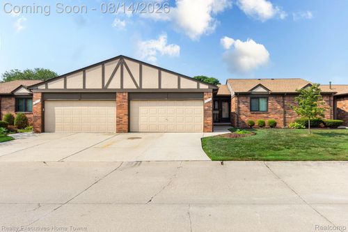 62-29573 Red Oak Dr, Warren, MI, 48092-4660 | Card Image