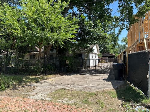 7214 Weyburn St, Houston, TX, 77028-2339 | Card Image