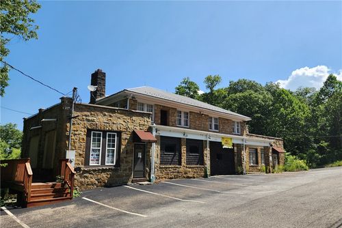 1129 State Route 30, Laughlintown, PA, 15655-2701 | Card Image