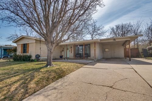 2206 Cloverdale St, Arlington, TX, 76010-7703 | Card Image
