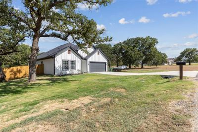 437 Sage Trail, House other with 4 bedrooms, 2 bathrooms and null parking in Springtown TX | Image 3