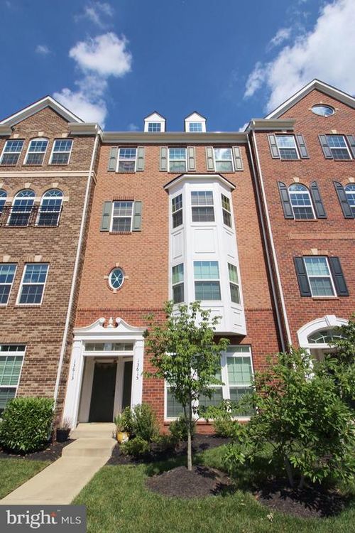 8j-13615 Air And Space Museum Pkwy, HERNDON, VA, 20171-4136 | Card Image