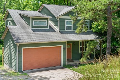 7 Apple Ln, Asheville, NC, 28804-3201 | Card Image