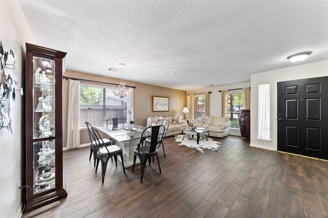 1901 Plum Falls Ln, House other with 6 bedrooms, 4 bathrooms and 2 parking in Pearland TX | Image 4