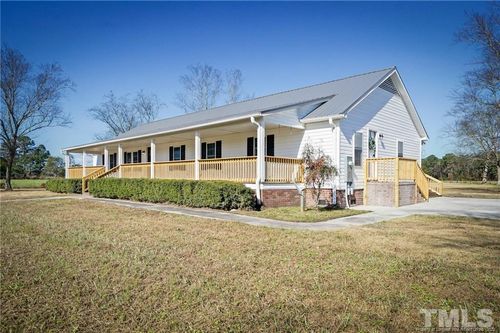 375 Island Creek Road, Rose Hill, NC, 28458 | Card Image