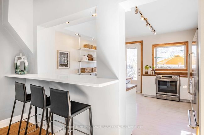 87 W Lodge Ave, House attached with 3 bedrooms, 2 bathrooms and null parking in Toronto ON | Image 16