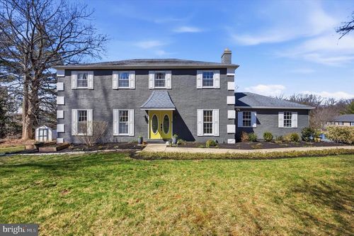 1 Country Village Way, MEDIA, PA, 19063-4407 | Card Image