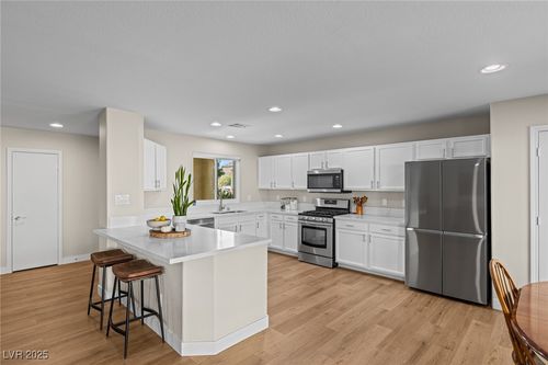 11152 Summer Squash Ln, Las Vegas, NV, 89144-1609 | Card Image