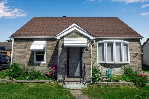 135 Midland Dr, Cheektowaga, NY, 14225-3052 | Card Image