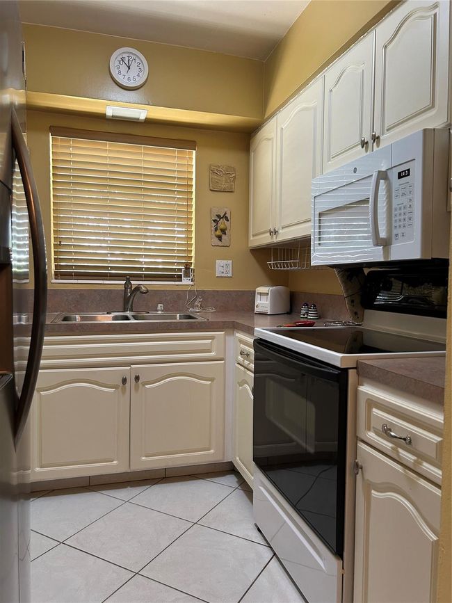 UPDATED KITCHEN | Image 14