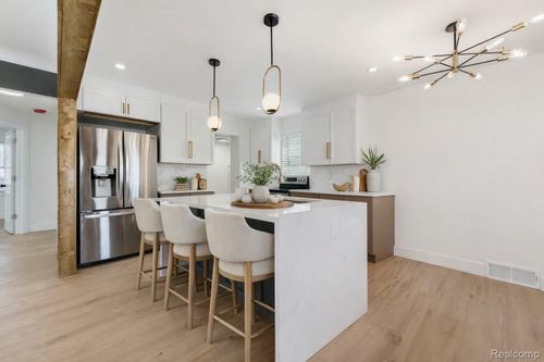 24220 Cloverlawn St, Oak Park, MI, 48237-1502 | Card Image