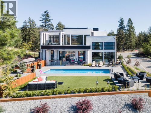 722 Highpointe Pl, Kelowna, BC, V1V2Y3 | Card Image