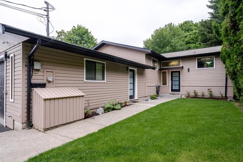 33897 Walnut Ave, Abbotsford, BC, V2S2S2 | Card Image