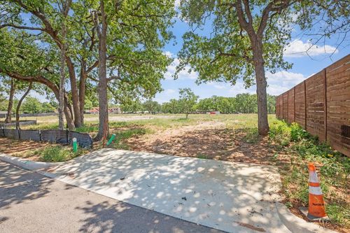 4-1009 W Travis St, Fredericksburg, TX, 78624 | Card Image