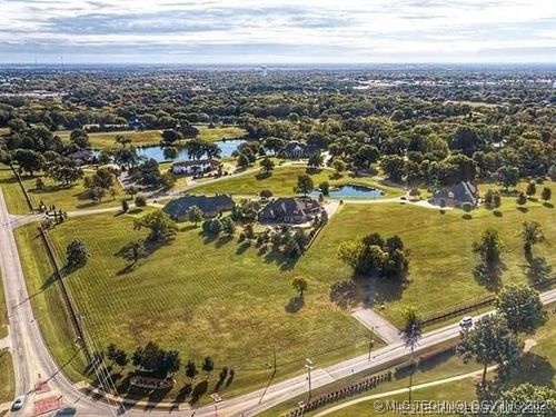 8 Starview Cir, Bartlesville, OK, 74006 | Card Image