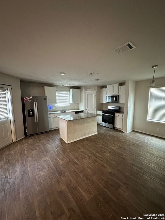 15730 Smoky Honeyeater, House other with 3 bedrooms, 3 bathrooms and null parking in San Antonio TX | Image 13