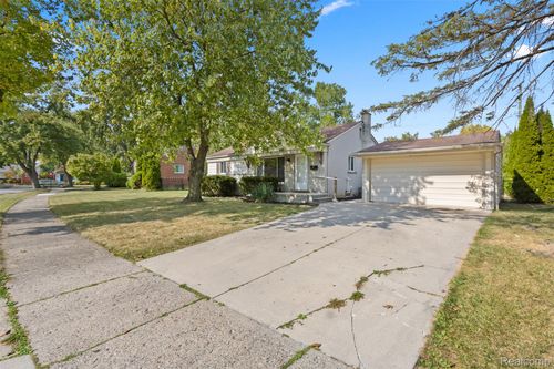 23870 Beacon Dr, Farmington, MI, 48336-2510 | Card Image