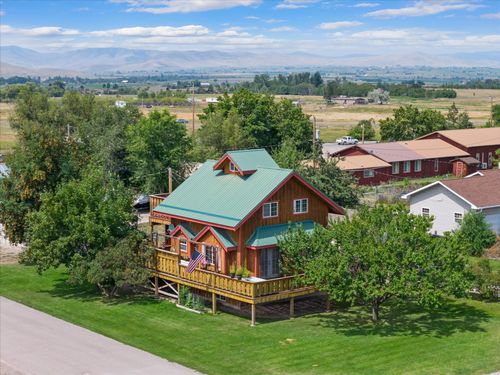 501 1st Ave, St Ignatius, MT, 59865-7752 | Card Image