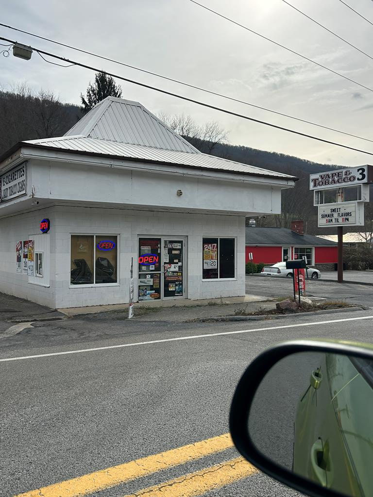 3180 E Cumberland Rd, Bluefield, WV 24701