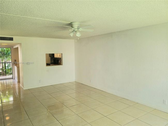 APT-223 - 2318 S Cypress Bend Dr, Condo with 1 bedrooms, 2 bathrooms and null parking in Pompano Beach FL | Image 5