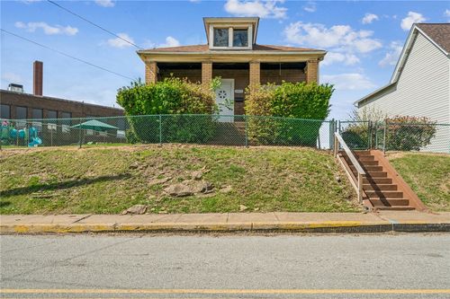 1805 Pallas St, Braddock, PA, 15104-2735 | Card Image