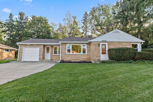 1015 Lawrence Ave, Elgin, IL, 60123-3348 | Card Image