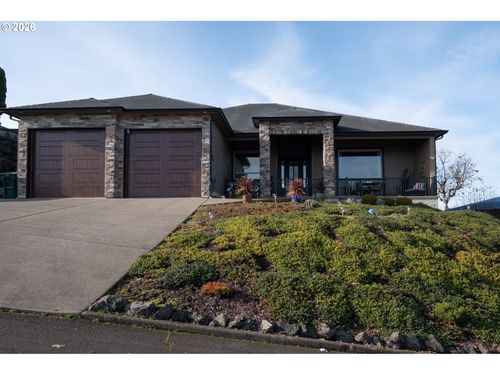 2960 Nw Stacie Ct, Roseburg, OR, 97471-8838 | Card Image