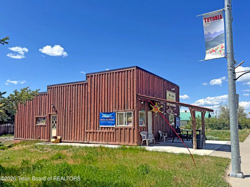 6334 N Main St, Tetonia, ID, 83452-5126 | Card Image