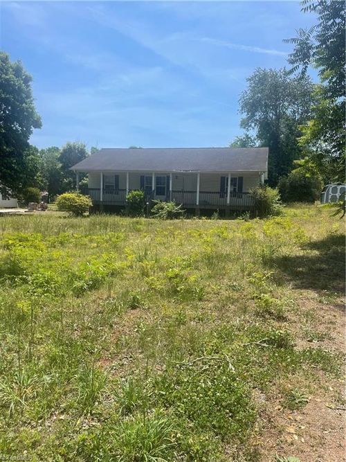 199 Greenhaven Dr, Lexington, NC, 27292-6785 | Card Image