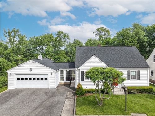 47 Dartmouth Avenue, East Providence, RI, 02915 | Card Image
