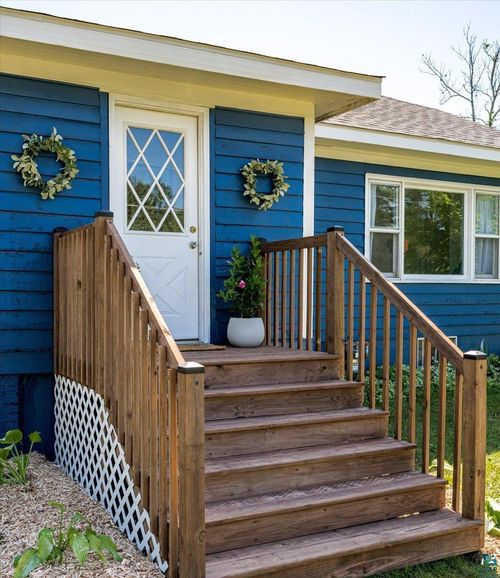 202 Ashland Ave, Carlton, MN, 55718 | Card Image
