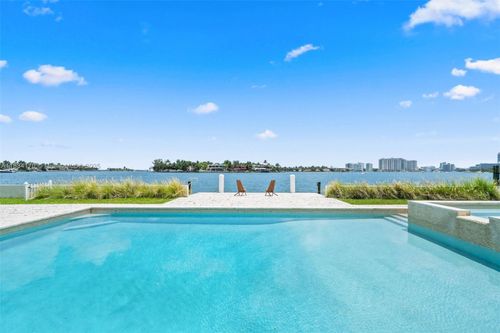 205 N Hibiscus Dr, Miami Beach, FL, 33139-5121 | Card Image