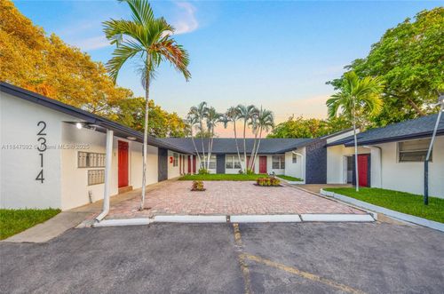 2314 Polk St, HOLLYWOOD, FL, 33020-6757 | Card Image