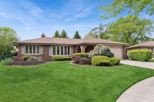 913 Andermann Ln, Darien, IL, 60561-4547 | Card Image
