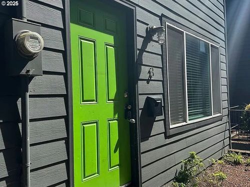 117 Se 30th Pl, Portland, OR, 97214-1987 | Card Image