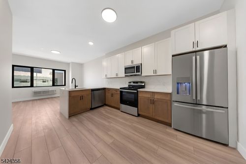 506-87 Mary St, Paterson, NJ, 07503-3032 | Card Image