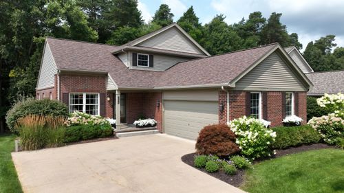 2654 Signature Cir, Pinckney, MI, 48169-8165 | Card Image