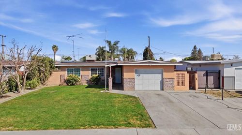 2326 Sycamore St, Wasco, CA, 93280-1530 | Card Image