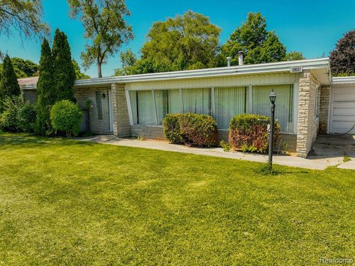 1208 S Lapeer Rd, Lapeer, MI, 48446-3704 | Card Image