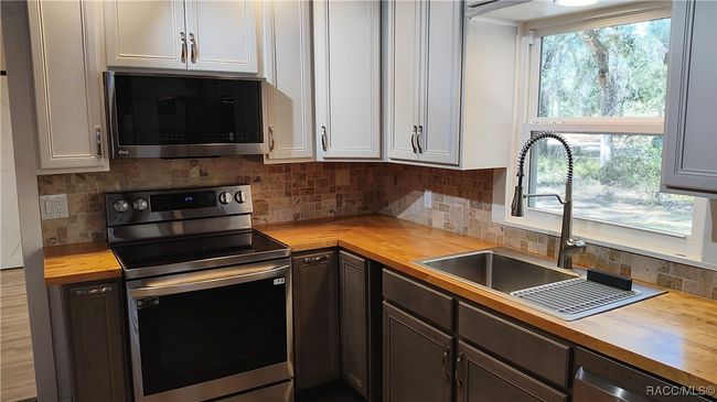 9193 S Great Oaks Dr, House other with 2 bedrooms, 2 bathrooms and 1 parking in Floral City FL | Image 9