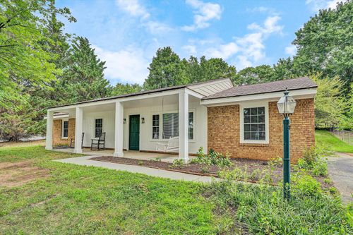 221 Spring Grove Dr, Vinton, VA, 24179-1527 | Card Image
