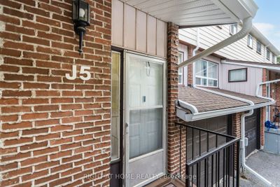 J5 - 63 Ferris Lane, Condo with 3 bedrooms, 2 bathrooms and 2 parking in Barrie ON | Image 2