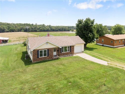 919 S Locust St, Sweet Springs, MO, 65351-1517 | Card Image