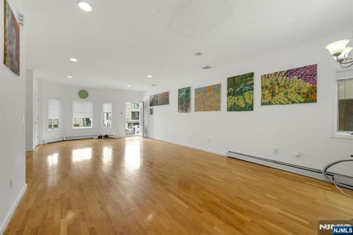 531A 2nd St, Palisades Park, NJ, 07650-1874 | Card Image