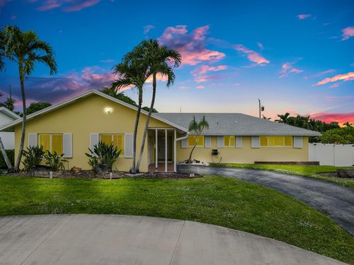 319 Sw 11th Ave, Boynton Beach, FL, 33435-5933 | Card Image