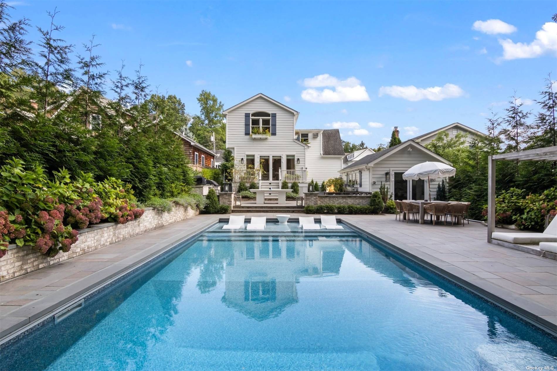 Grove St, Cold Spring Harbor, NY 11724