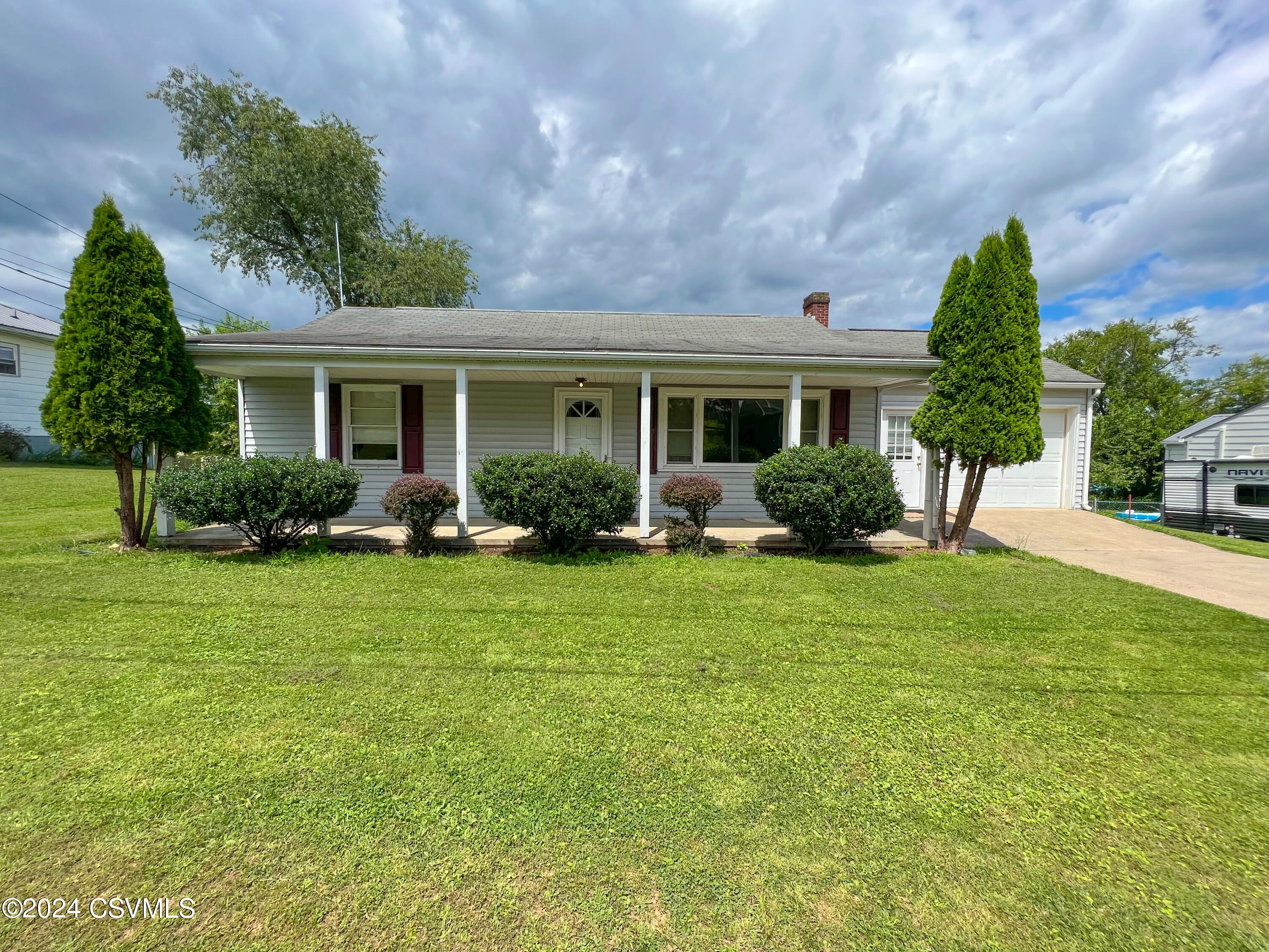 Murray St, Winfield, PA 17889