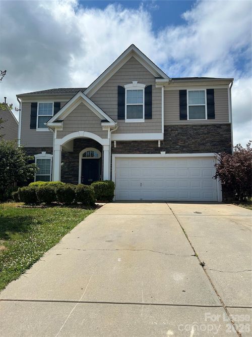 1402 Moss Creek Dr, Harrisburg, NC, 28075-8701 | Card Image