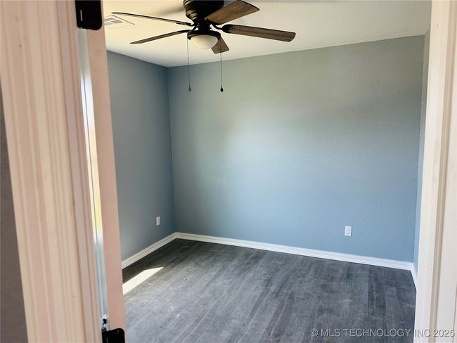 1004 S Gore St, House other with 3 bedrooms, 2 bathrooms and null parking in Muldrow OK | Image 8
