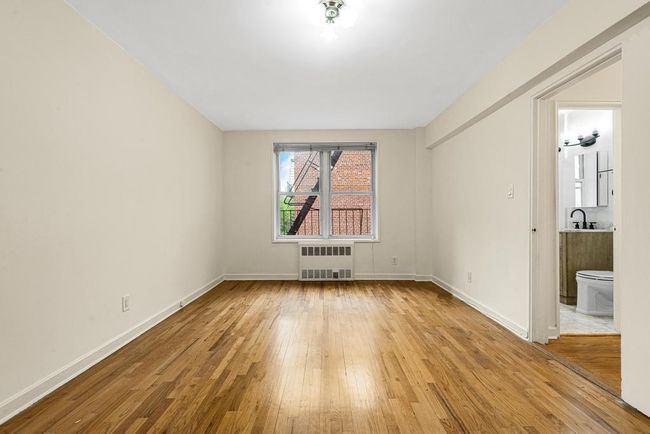 APT-5B - 72 112 Th St, Home with 2 bedrooms, 1 bathrooms and null parking in Forest Hills NY | Image 22